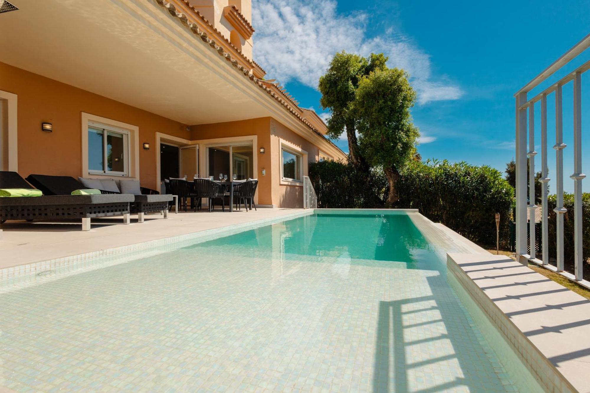 Private Heatable Infinity Pool With Sea Views In La Mairena, Marbella Apartment Sitio de Calahonda Exterior photo