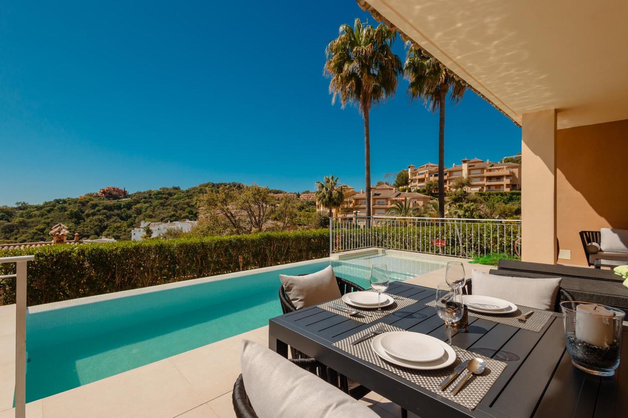 Private Heatable Infinity Pool With Sea Views In La Mairena, Marbella Apartment Sitio de Calahonda Exterior photo